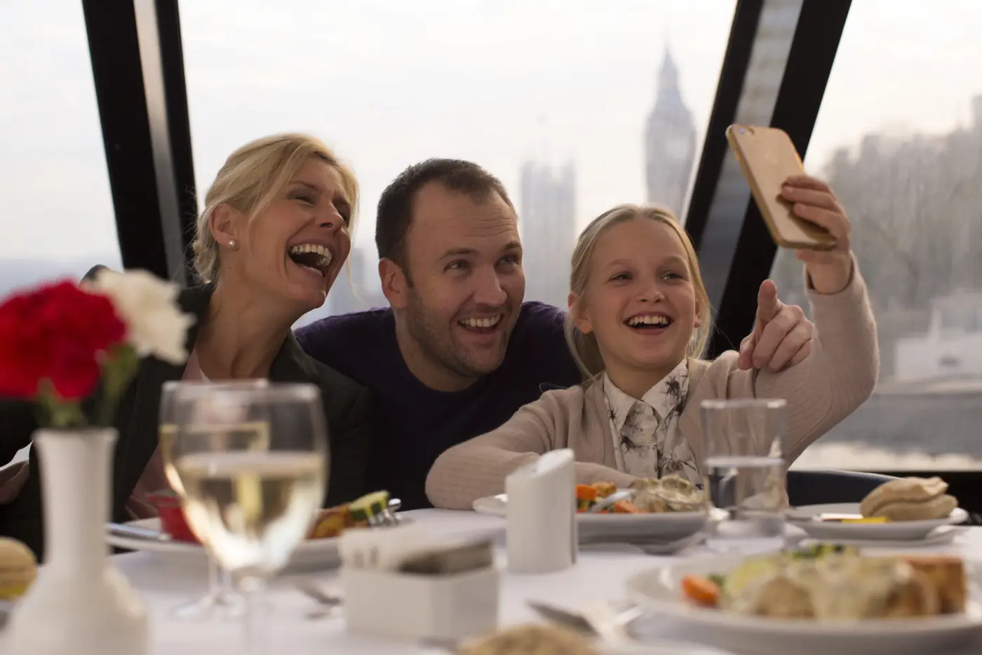 Enjoy Mother's Day on Thames Dinner Cruise