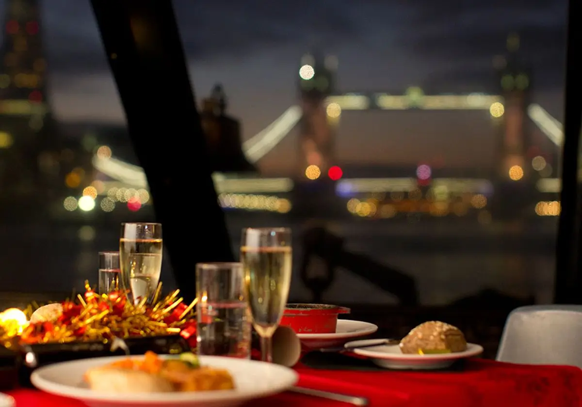 Christmas Party Dinner & City Cruise